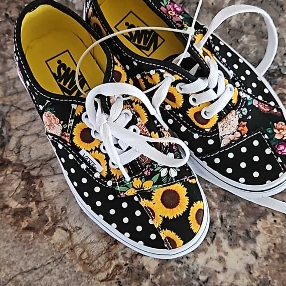 NWOT Vans size 11 patchwork sunflower polka dot lace-up running shoes - Picture 7 of 7